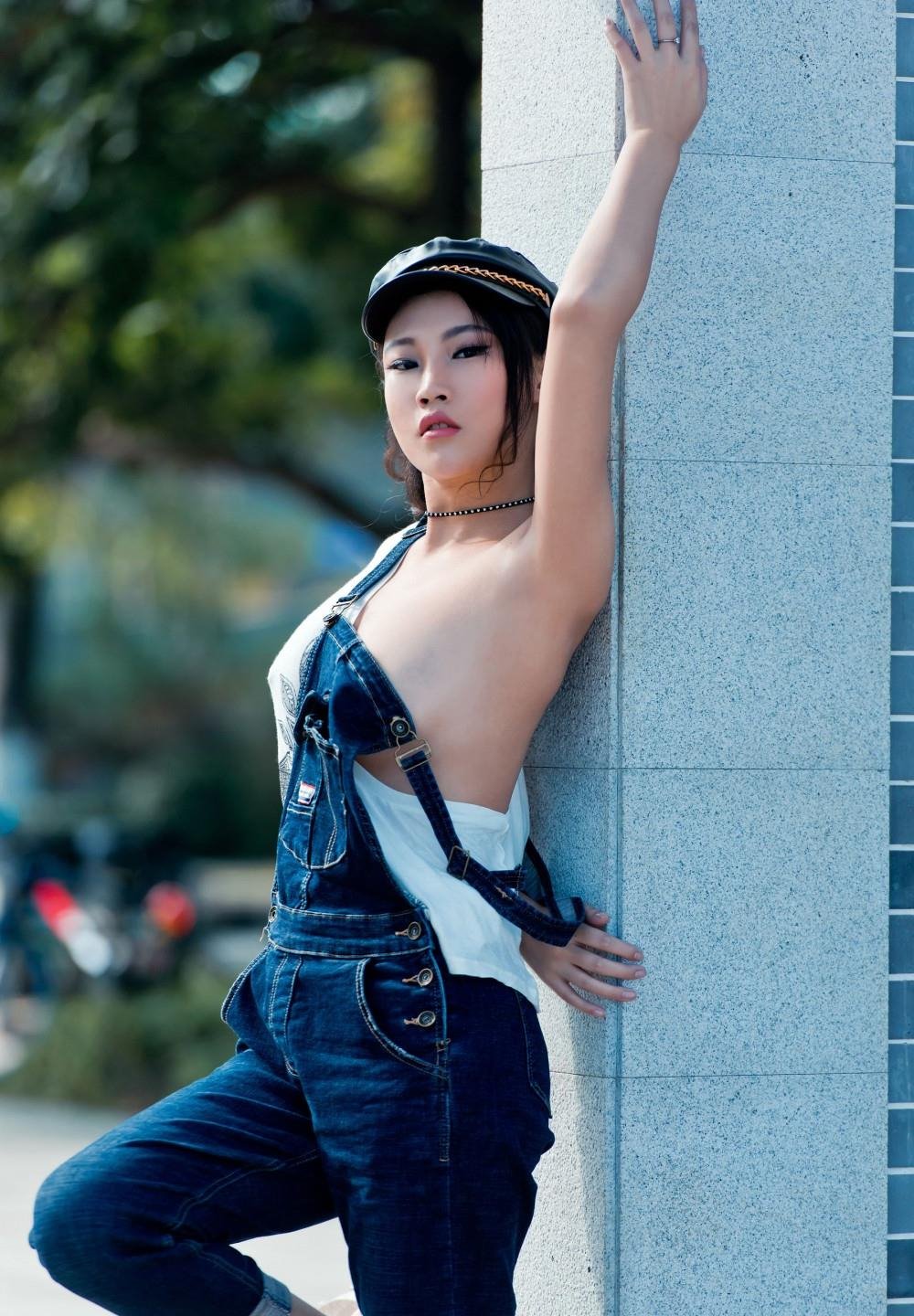 ����������